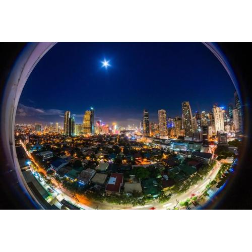 Manila Skyline View Digital Nomad Studio with balcony