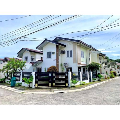 Mansfield w Parking - Fully airconditioned