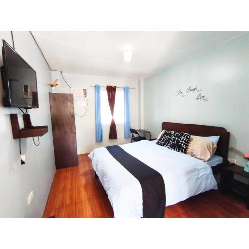 Maria's Inn Deluxe Room