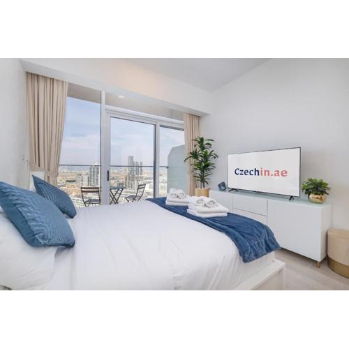 Marina & Downtown Views in Modern Studio - JVC