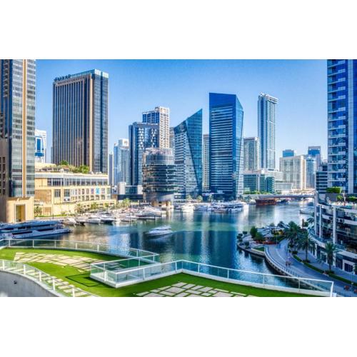 Marina-Front Modern space With Balcony