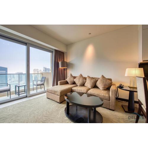 Marina Gem with Overlooking Canal Views 1BR Next to Mall, The Address Residences, Dubai Marina by Deluxe Holiday Homes