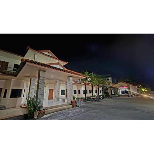 Mark Four Place Hotel