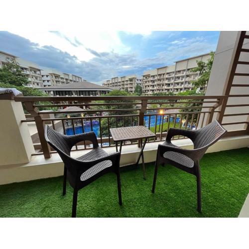 MaRoy Suites at Asteria Residences (Near NAIA with free Parking+Fiber Internet)