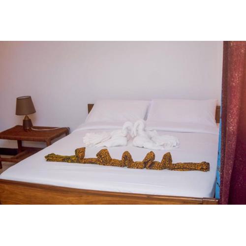 MaTemu Square - 12 Cottages Breakfast Swimming