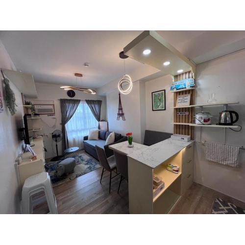 Mavita's City HideAway ONE BEDROOM CONDO