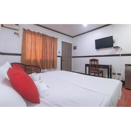 Max Travellers Inn by RedDoorz