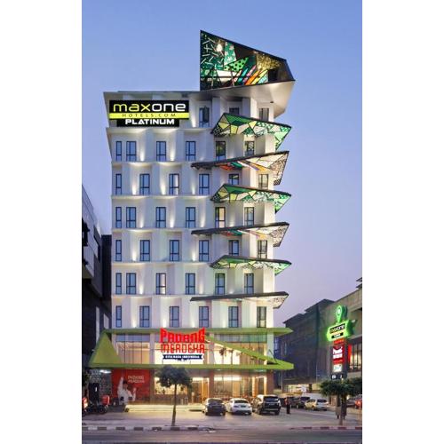 MaxOne Platinum Hayam Wuruk