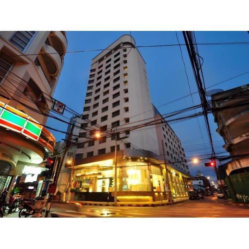 Mayflower Grande Hotel