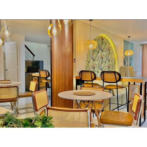 M&B Tropical 3-Bedroom Townhouse at PonteFino Prime