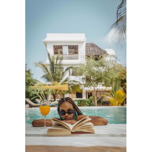 Mbibo House in the Shela Dunes