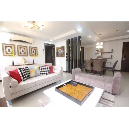 McKinley Hill, BGC 3 Bedroom Unit Venice Mall Walking Distance