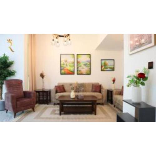 Meadow 3BR Family Oasis with Pool - Minutes to Ferrari World & Yas Waterworld Adventure Parks