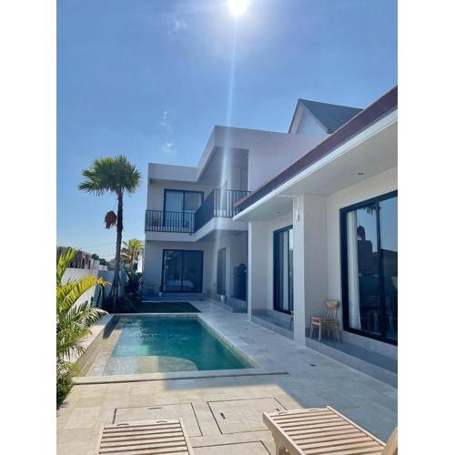 Mega Canggu Guest House