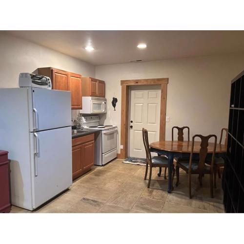 Melencio's 1br apartment at Makati