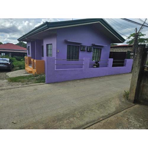 Mel's Place Batangas Unit 2 Two Bedroom House w Free Parking WIFI Smart TV Netflix Hot & Cold Shower