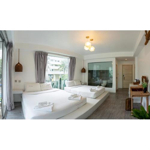 Meow Cat Cafe & Hotel