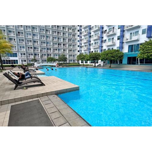 Meowcation Condo in Makati