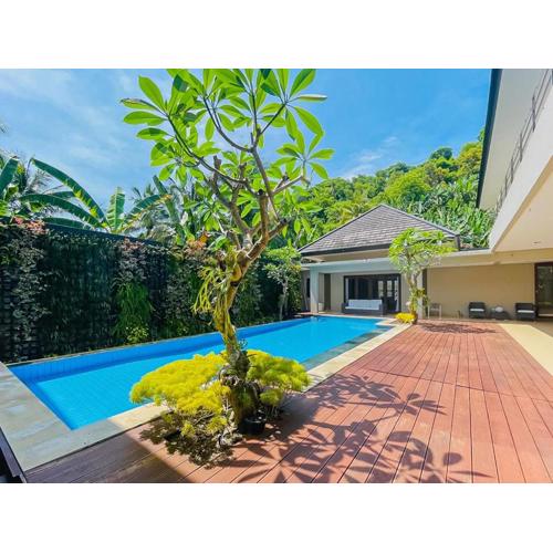 Merbau Luxurious Villa Senggigi by The Lavana - 5 Bedroom Villa