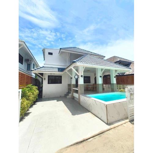 Merry house บ้านพักริมหาดบางแสน