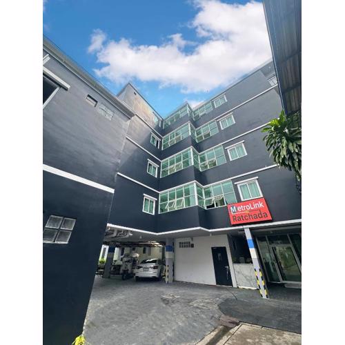 Metro Link Ratchada Hotel