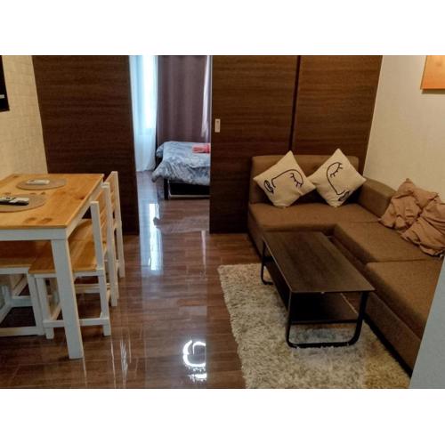 Metro Paradise 1BR Comfort Makati swim gym park 300MB 2320