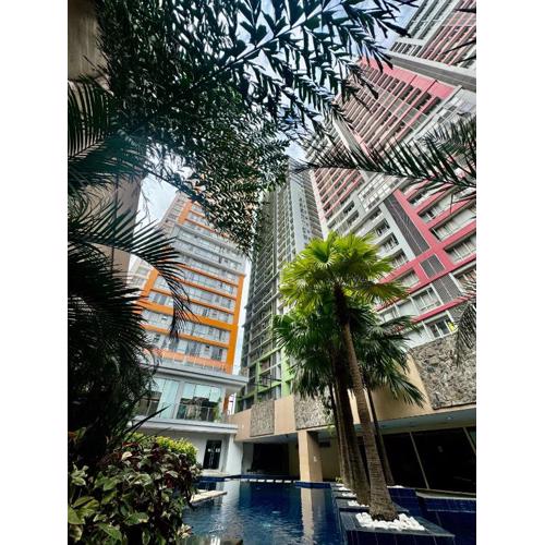 Mi Casa - Cozy Studio with FREE access to Fitness Centre, swimming pool and stunning City View located near the CBD of Ortigas, Makati, BGC