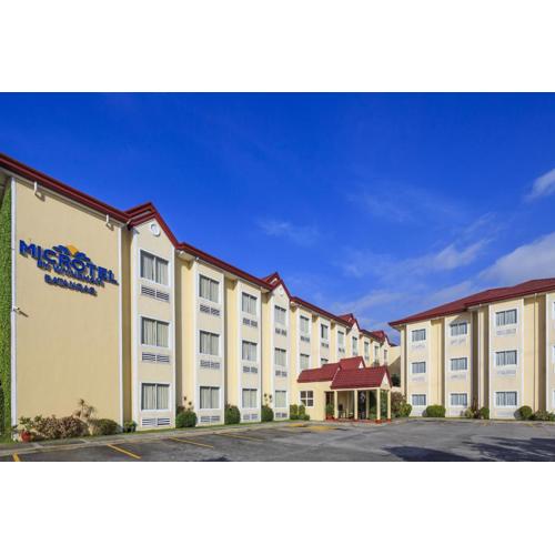 Microtel by Wyndham Batangas