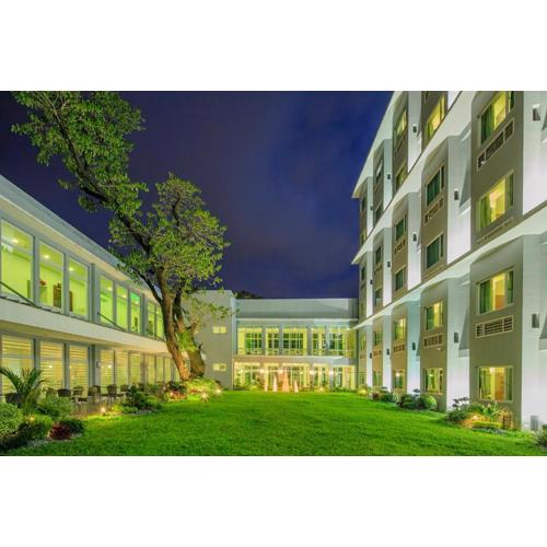 Microtel by Wyndham UP Technohub