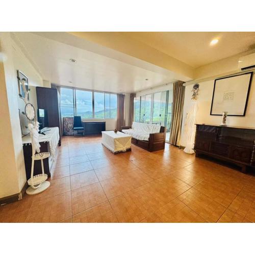 Mid-Levels Holiday villa