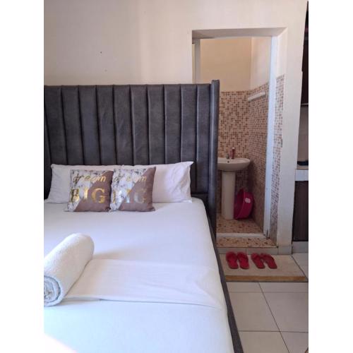 midenlavin studio Airbnb