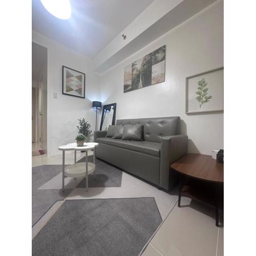 Minamalist modern Condo with Chic touches "Stenna"