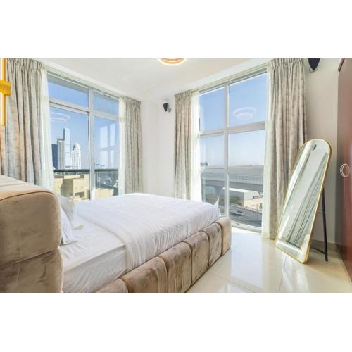 Minimalist 3 BR in Marina with Sea View