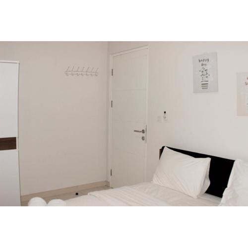 Minimalist and Comfort 2BR at Springlake Summarecon Bekasi Apartment By Travelio