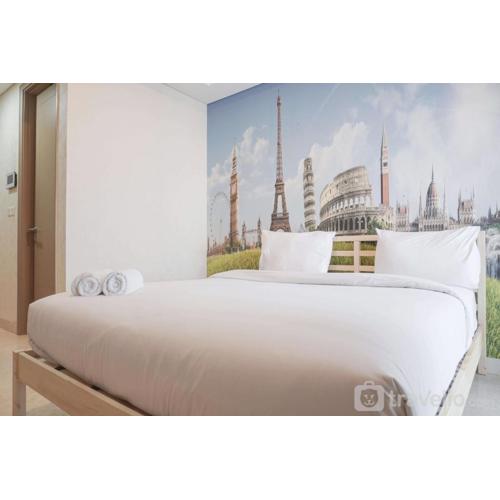 Minimalist and Comfort Studio at Gold Coast Apartment By Travelio