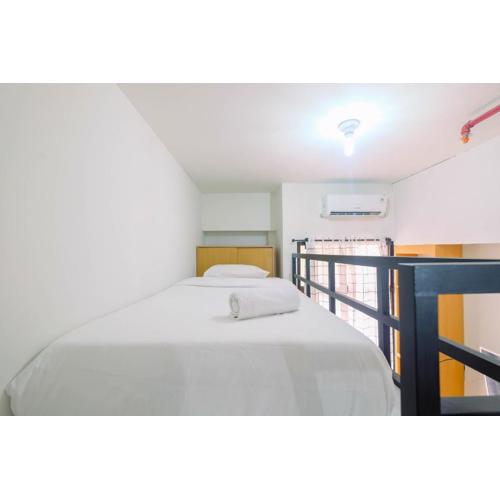 Minimalist and Comfortable Studio Dave Apartment By Travelio