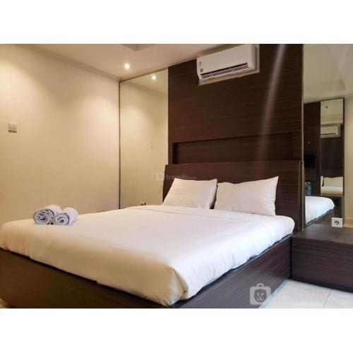 Minimalist and Comfy 1BR at The Boulevard Apartment By Travelio