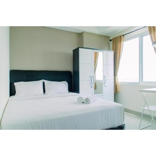 Minimalist and Cozy Living Studio Apartment at B Residence By Travelio