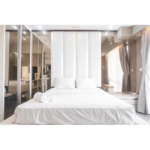 Minimalist and Cozy Studio at Ambassade Kuningan Apartment By Travelio