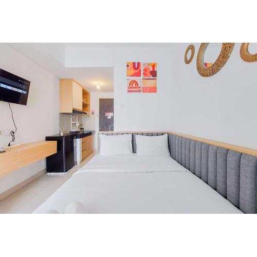 Minimalist and Strategic Studio at Serpong Garden Apartment By Travelio
