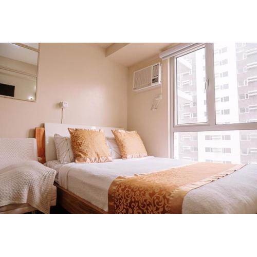 Minimalist Chic City Loft