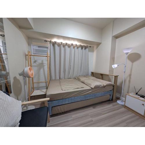 Minimalist Escape in the City