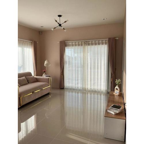 Minimalist Home 15 Mins to City