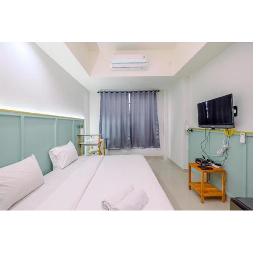 Minimalist Studio Apartment at Evenciio Margonda By Travelio