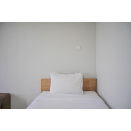 Minimalist Studio at Beverly 90210 Apartment By Travelio