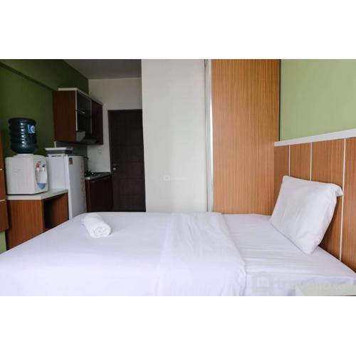 Minimalist Studio at Easton Park Residence Jatinangor Apartment By Travelio