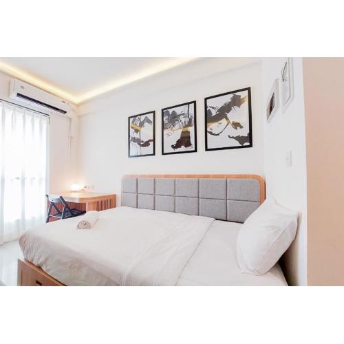 Minimalist Studio at Sky House Alam Sutera Apartment By Travelio