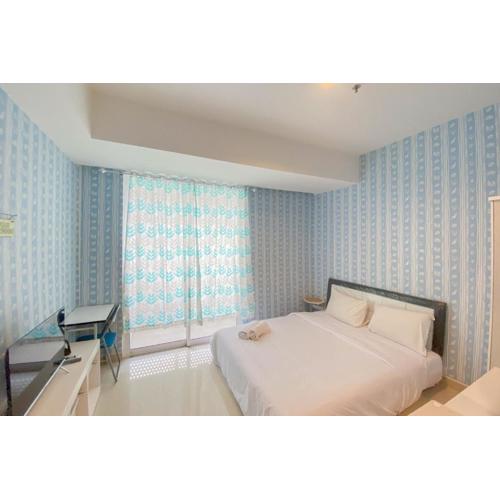 Minimalist Studio at West Vista Apartment By Travelio