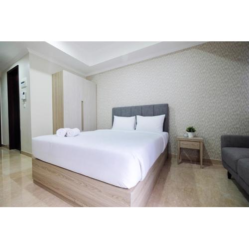 Minimalist Studio Menteng Park Apartment By Travelio