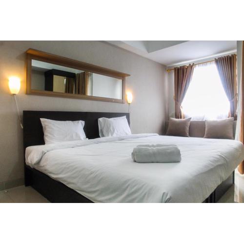 Minimalist Studio The Oasis Apartment near Omni Hospital Cikarang By Travelio